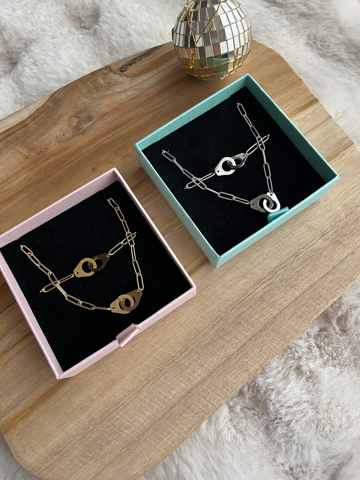 Coffret menottes acier inoxydable argenté/ doré