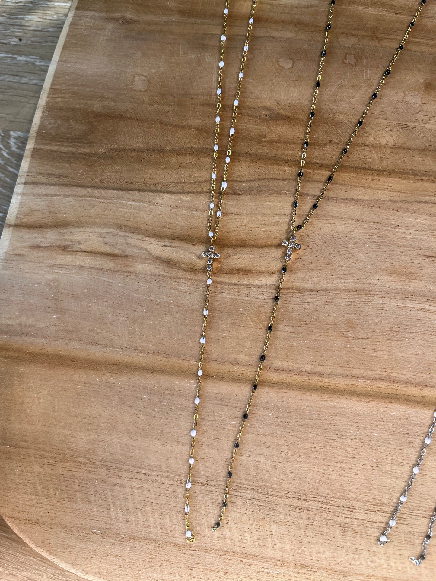 Collier croix strass ( collection limité e) argenté ou doré