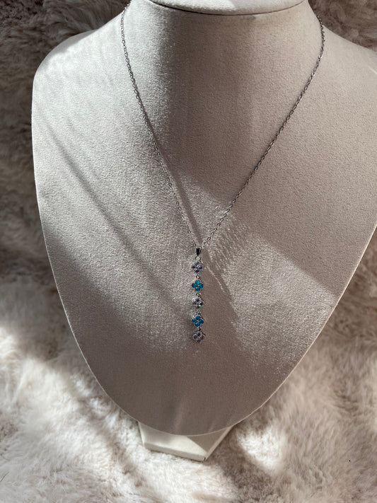 Collier Mini Kyra IRRESISTIBLE acier inoxydable argenté ou doré