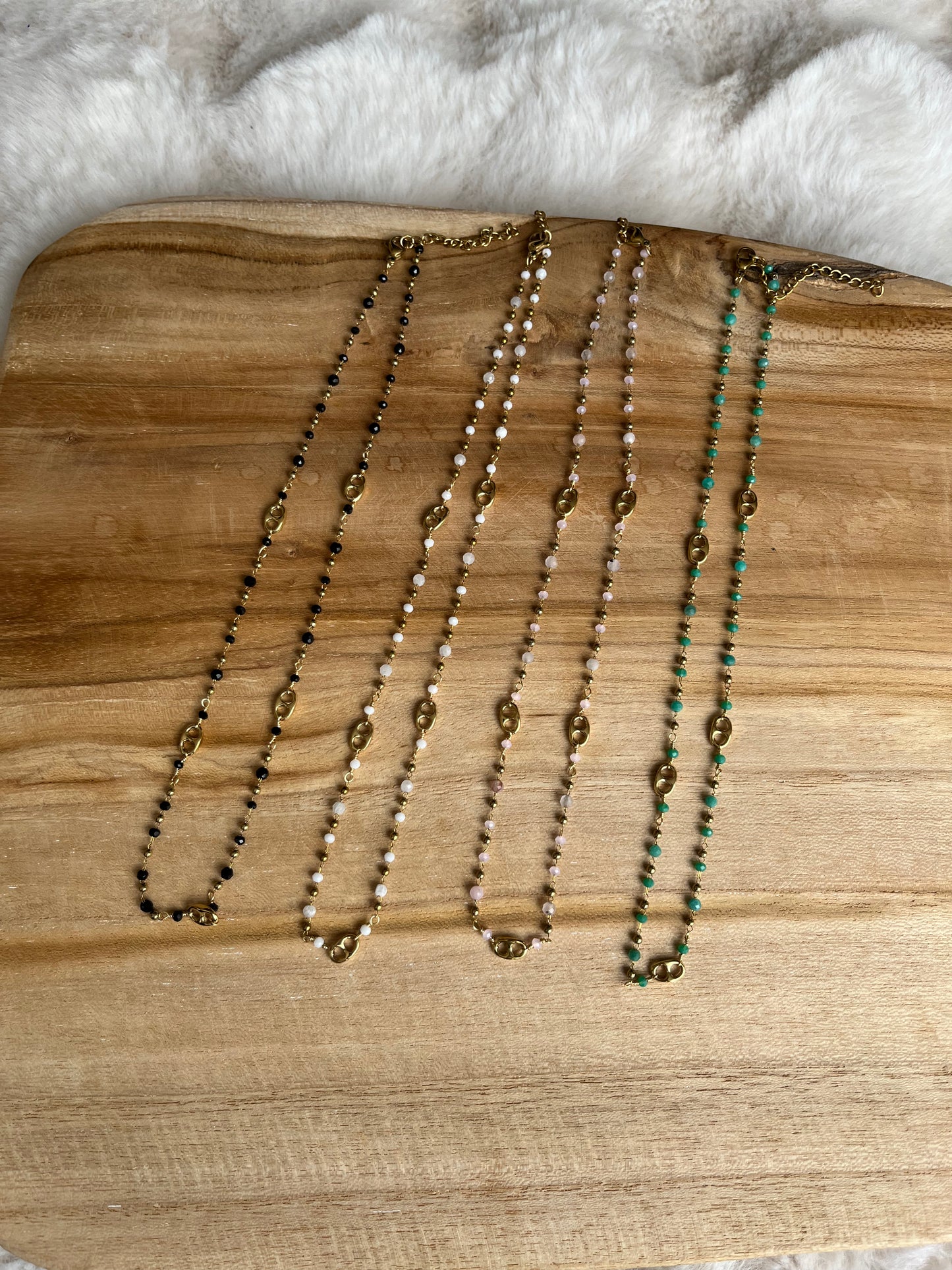 Collier MALAGA dispo en plusieurs couleurs